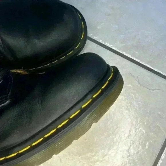 Doc Dr. Martens Crazy Horse Black Leather M8/W9 - Picture 7 of 16